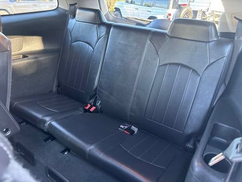 Used 2017 Buick Enclave Leather AWD/4WD image 31