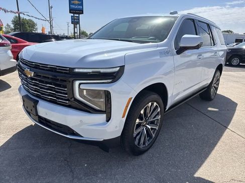 Used 2026 Chevrolet Tahoe High Country AWD/4WD image 3
