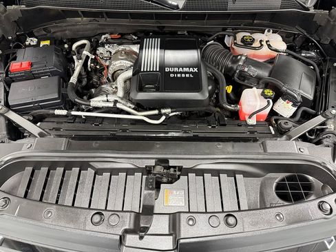 Used 2025 Chevrolet Silverado 1500 RST image 32