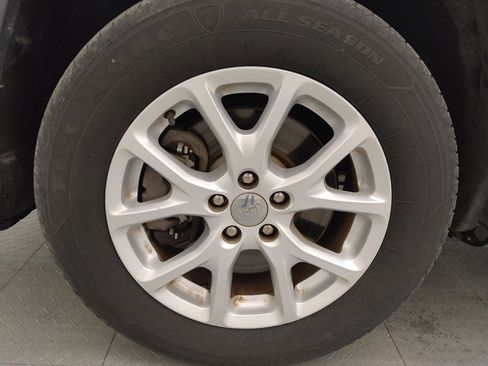 Used 2018 Jeep Cherokee Latitude Plus image 31