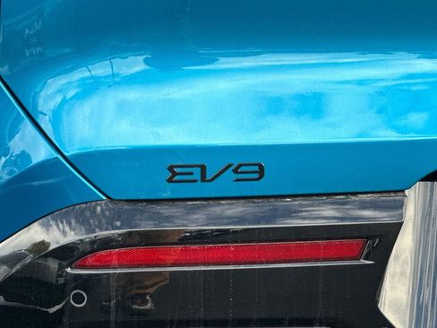 New 2026 Kia EV9 Land image 28