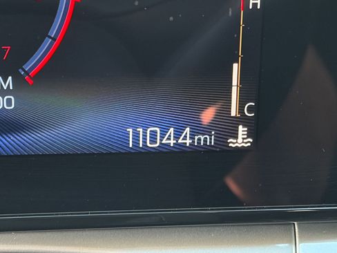 Used 2025 Chevrolet Trax LT w/ LT Convenience Package image 34