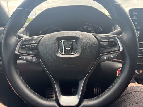 Used 2018 Honda Accord Sport image 13