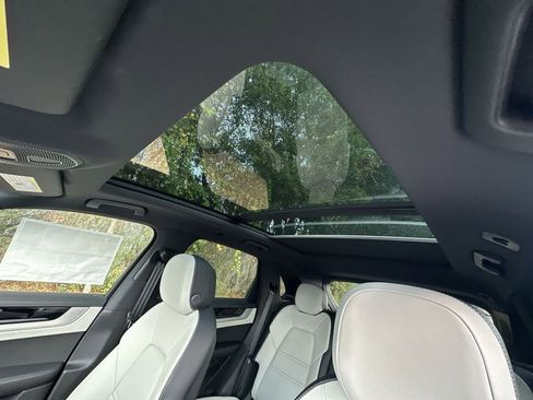 New 2026 Porsche Cayenne image 17