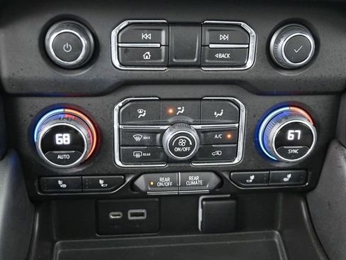 Used 2022 Chevrolet Tahoe Z71 image 22