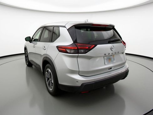 Used 2025 Nissan Rogue SV image 6