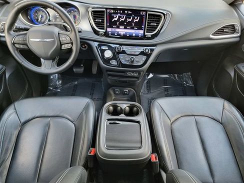 Certified 2021 Chrysler Pacifica Touring-L w/ S Appearance Package image 27