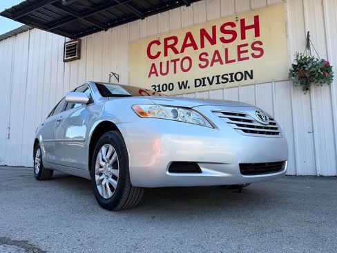 Used 2008 Toyota Camry LE FWD image 1