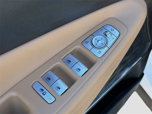 Used 2022 Hyundai Santa Fe Calligraphy image 23