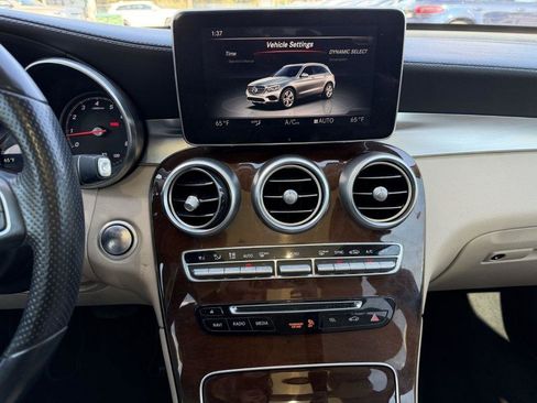 Used 2017 Mercedes-Benz GLC 300 w/ Premium 2 Package image 15