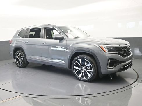 Used 2025 Volkswagen Atlas SEL Premium R-Line AWD/4WD image 8