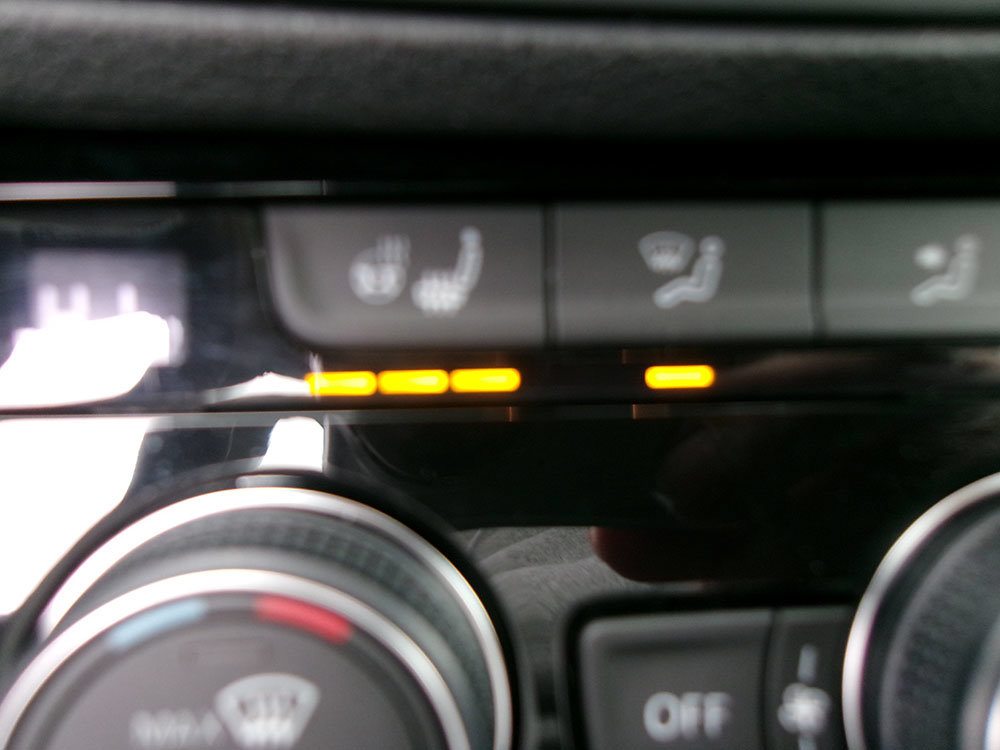 Used 2020 Volkswagen Jetta SE w/ SE Cold Weather Package FWD image 18