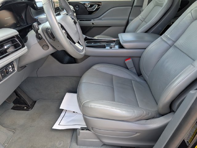 Used 2021 Lincoln Aviator Reserve w/ Equipment Group 201A RWD image 16