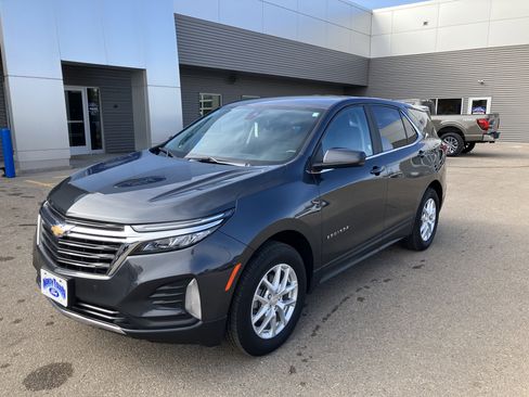 Used 2023 Chevrolet Equinox LT AWD/4WD image 2