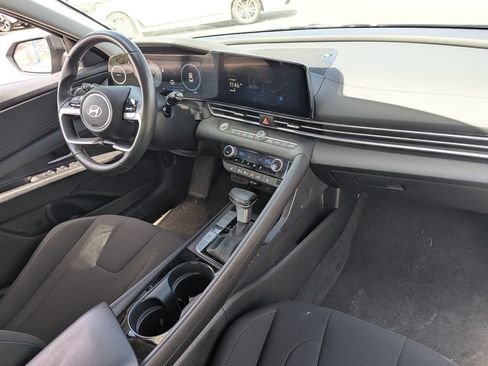 Used 2025 Hyundai Elantra SEL FWD image 32