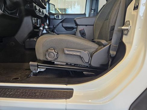 Used 2024 Jeep Wrangler Sport image 15