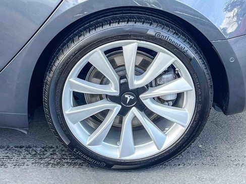 Used 2018 Tesla Model 3 Long Range image 10