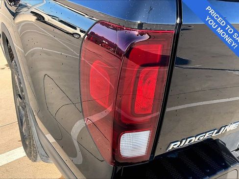 Used 2023 Honda Ridgeline Black Edition image 40