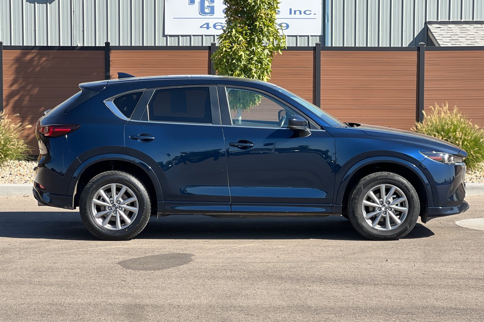 Used 2025 MAZDA CX-5 AWD 2.5 S w/ Preferred Package image 3