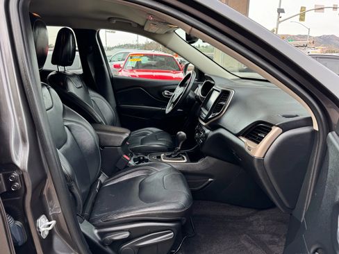 Used 2016 Jeep Cherokee High Altitude image 28