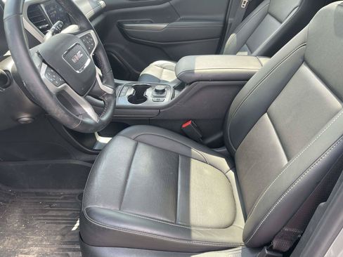 Used 2023 GMC Acadia SLT w/ Technology Package FWD image 15
