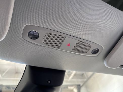 Used 2022 Tesla Model Y Long Range image 35