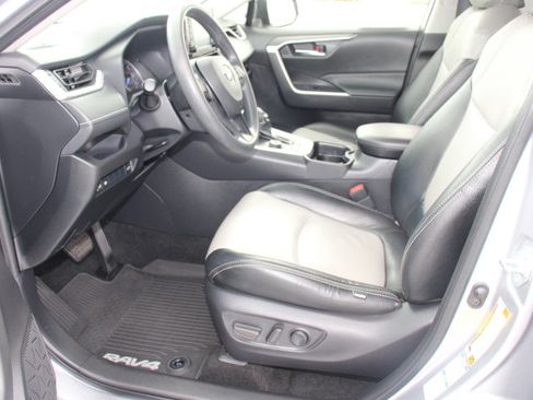 Certified 2021 Toyota RAV4 XLE w/ Convenience Package image 11