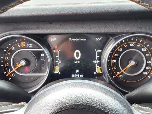 Used 2022 Jeep Gladiator Overland image 9