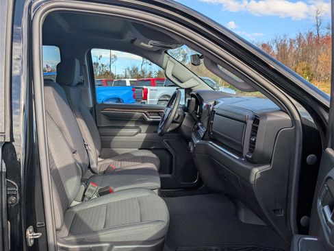 Used 2024 Chevrolet Silverado 1500 LT image 11