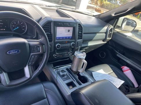 Used 2020 Ford Expedition XLT image 8