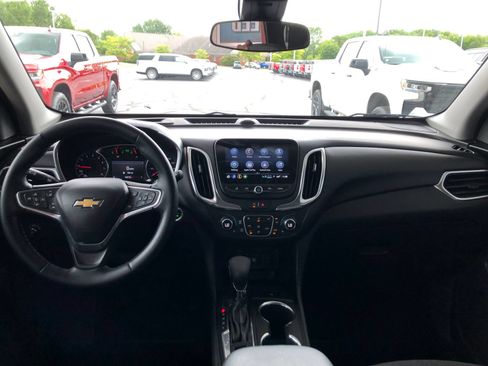 Used 2024 Chevrolet Equinox LT FWD image 16