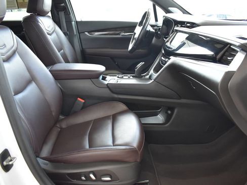 Used 2020 Cadillac XT6 Premium Luxury FWD image 5
