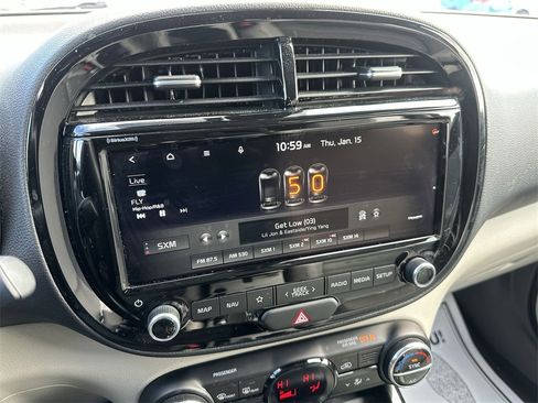 Used 2022 Kia Soul EX image 16