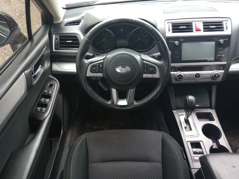 Used 2017 Subaru Outback 2.5i Premium AWD/4WD image 9
