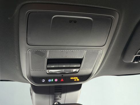 Used 2024 Chevrolet Traverse Z71 w/ LPO, Floor Liner Package AWD/4WD image 33