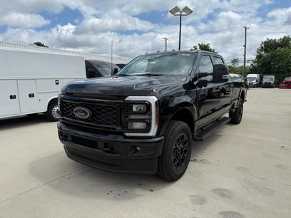 New 2025 Ford F250 Lariat w/ Black Appearance Package