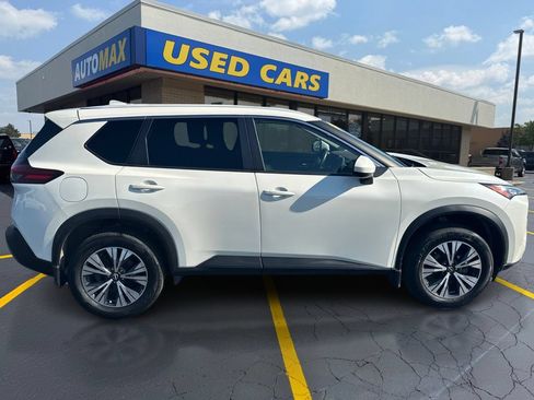 Used 2023 Nissan Rogue SV AWD/4WD image 2