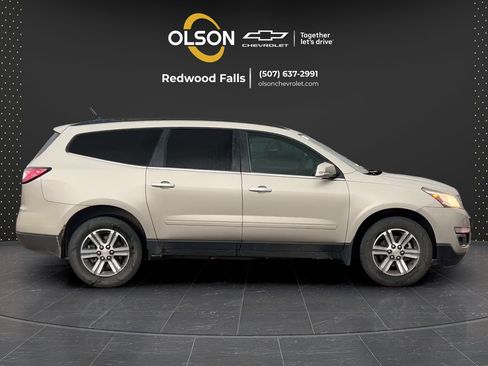 Used 2017 Chevrolet Traverse LT AWD/4WD image 6