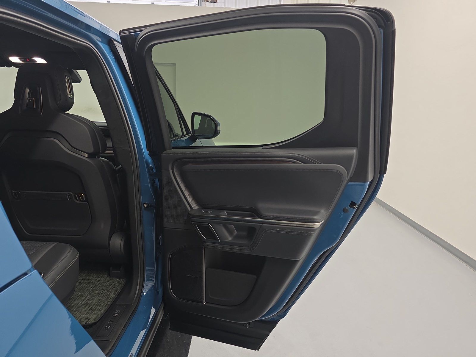 Used 2022 Rivian R1T Launch Edition AWD/4WD image 19