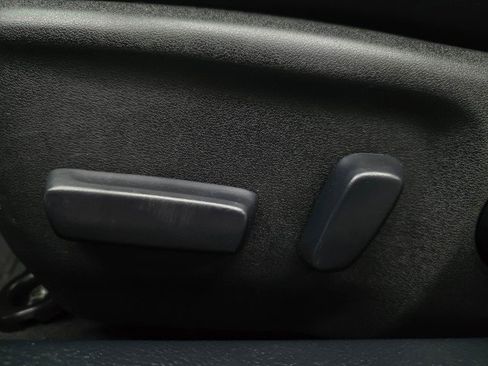 Used 2015 Toyota Camry SE w/ Moonroof Package FWD image 29