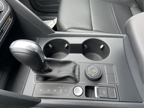 Used 2023 Volkswagen Atlas SE image 32