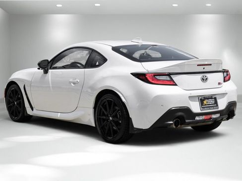 Used 2025 Toyota GR86 Premium RWD image 10