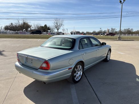 Used 2004 Jaguar XJ8 image 5