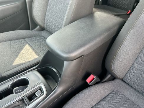 Used 2023 Chevrolet Equinox LT image 20