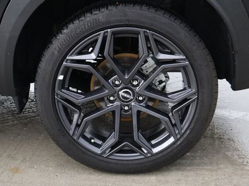 Used 2025 Nissan Kicks SR image 8