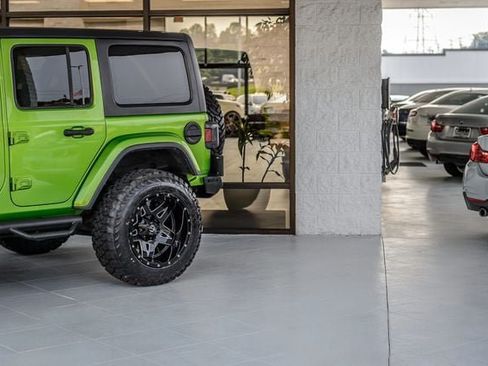 Used 2019 Jeep Wrangler Unlimited Sahara AWD/4WD image 61