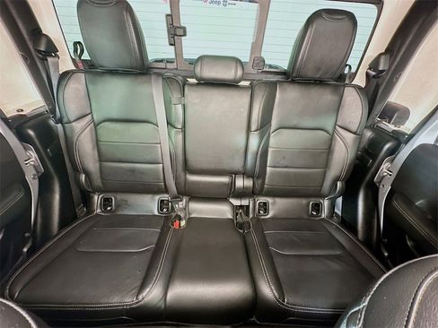 Used 2020 Jeep Gladiator Overland image 13