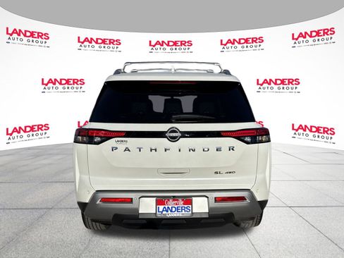 Used 2023 Nissan Pathfinder SL image 4