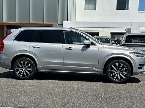 Certified 2025 Volvo XC90 B5 Core AWD/4WD image 3