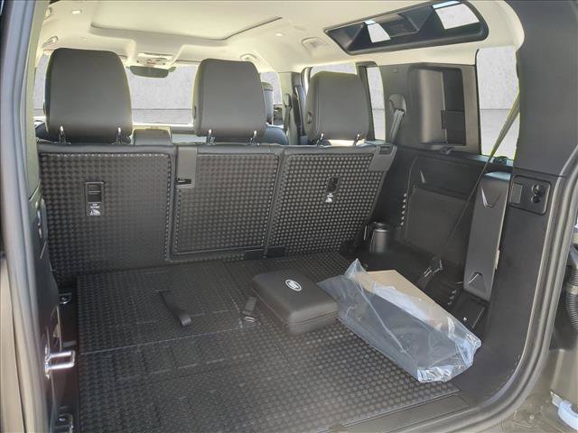 Used 2026 Land Rover Defender 110 S AWD/4WD image 25